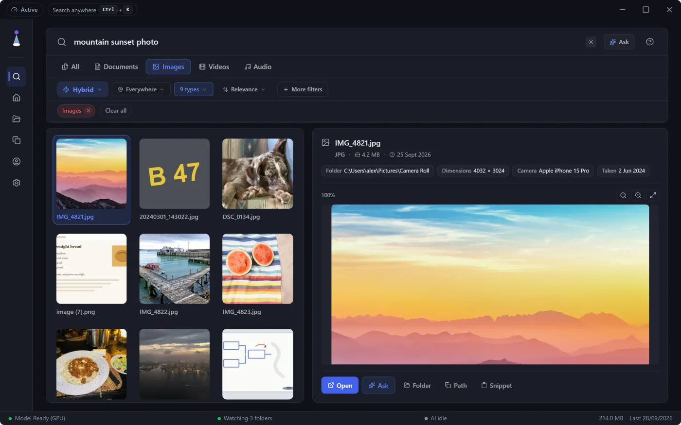 BeaconFind image search: photos found by what is in them, with a large preview